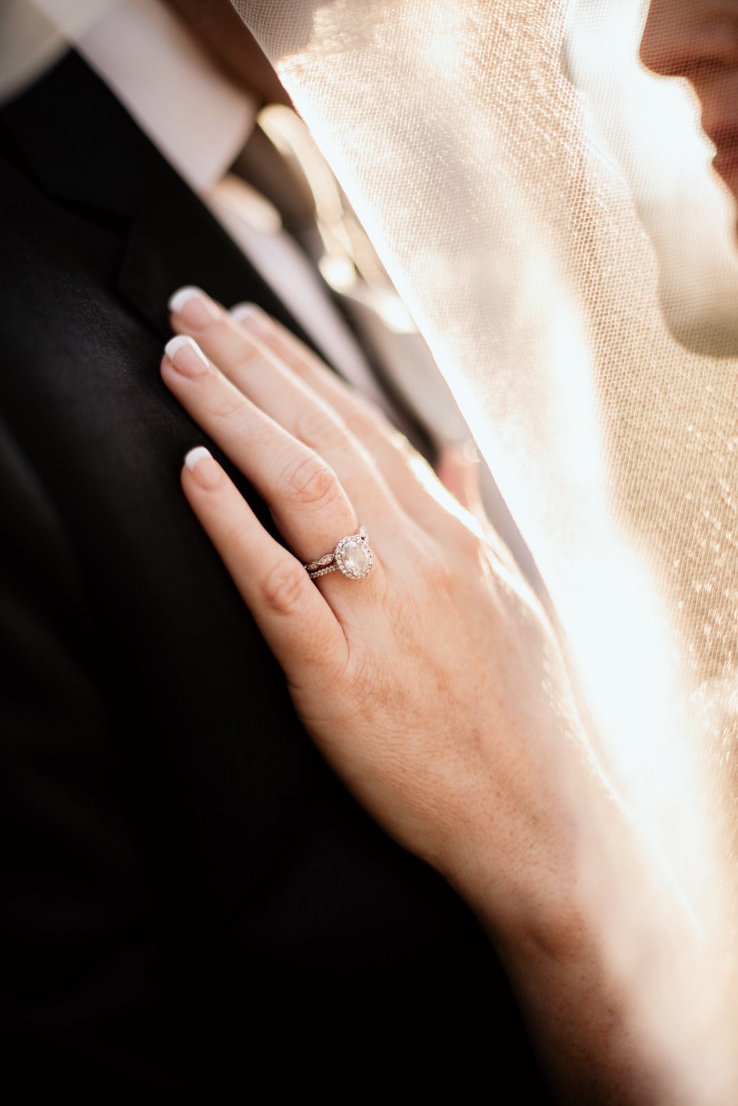 Detailed ring shot with veil 