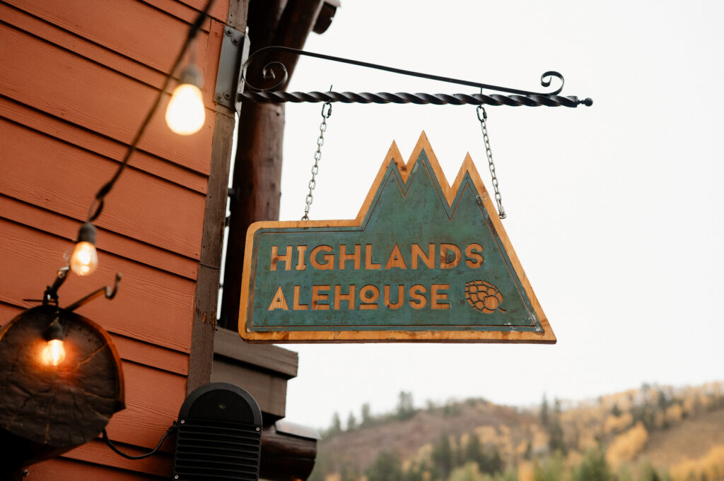 highlands ale house wedding reception for maroon bells wedding