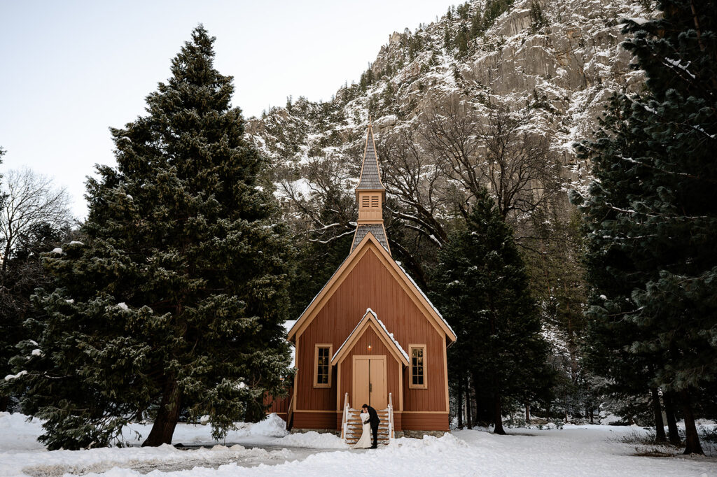 Yosemite wedding venue chapel
