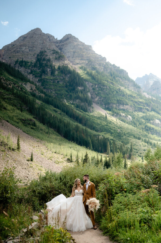 wedding couple at Maroon Bells